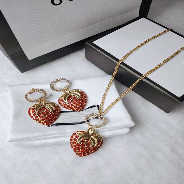 Designer conjunto de jóias brincos colares vermelho strass diamante moda carta ouro studs com caixa para presente festa data mostrar