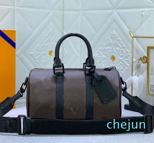 Yüksek kapasiteli Duffle Bag Seyahat Hafta Sonu Moda Büyük Kapasite Tote Kadın Erkekler Lüks Tasarımcı Crossbody Handbag