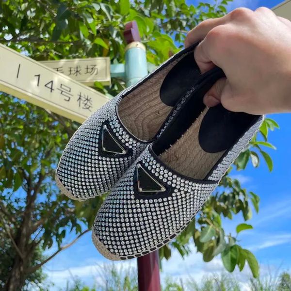 2023 Designer Sports Shoe Canvas Plaid Pattern Plataforma Classic Suede Couro Skateboarding Sapatos Homens Mulheres Sneaker Andando Espadrille Primavera e Outono