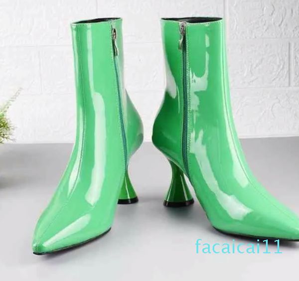 Stivaletto Taglie Forti Inverno Donna Caviglia Stivaletto in pelle verniciata di alta qualità Punta corta Designer Verde Bianco Scarpe con tacco da festa