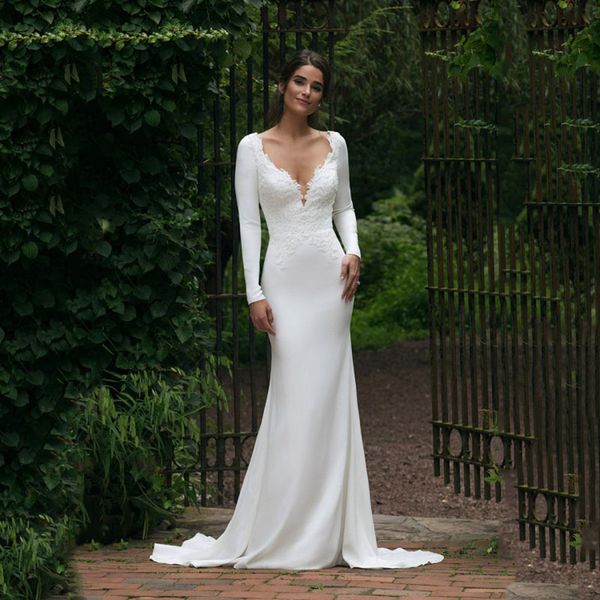 Abiti da sposa vintage a maniche lunghe per mariage Applique in raso fantasia senza schienale Sweep Train Bottone ricoperto con scollo a V personalizzato