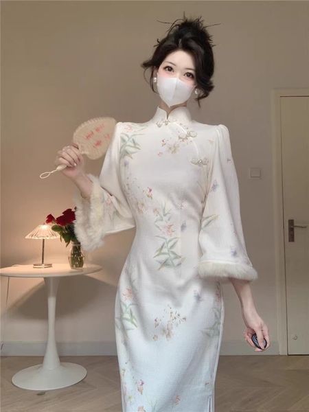 Neue chinesische Stil Frauen weicher Qipao Kleid Senior Sense und Kaschmir Langrock Herbst und Winter 2023 Neues Temperamentstil Blous