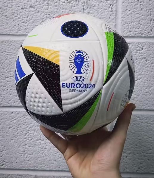 Fußballschuh Neues hochwertiges Fußballtrikot 2024 Euro Cup Größe 5 Fußball Uniforia Finale Finale Kiew PU Größe 5 Bälle Granulat 486