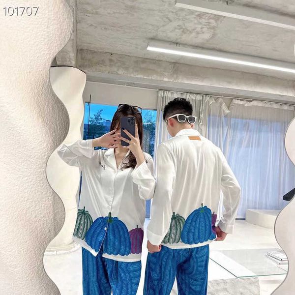 Kadınların Sirek Kıyısı Tasarımcısı Tasarımcı Yüksek Son Homewear Beyaz Set Çiftleri İlkbahar ve Sonbahar Uzun Kollu, Gerçek Buz Modaya Düzenli Pijamalar Erkek Kadınlar WJDR
