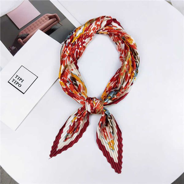 Sciarpe HOT Spring Sciarpa pieghettata alla moda coreana Stampa floreale Sciarpa di seta quadrata per sciarpe da donna Foulard Foulard Ragazza Fazzoletto J230428