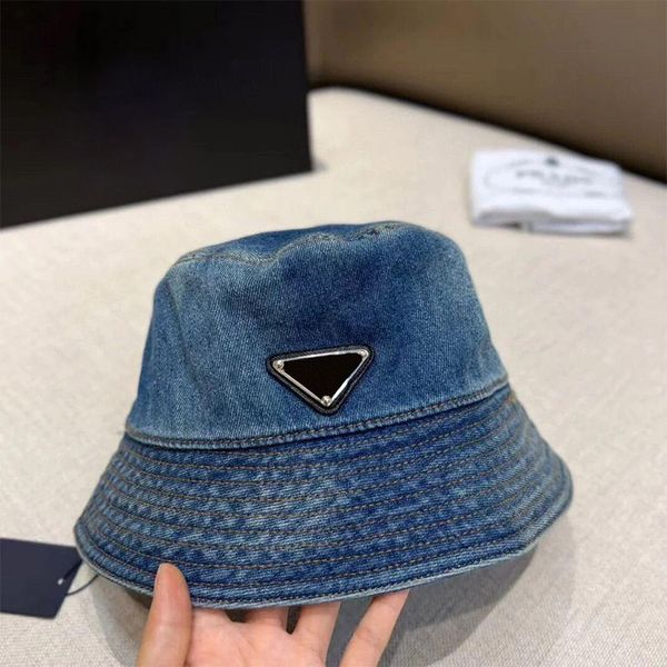 Popolare cappello da pescatore in denim Saldi da donna Nuovo senza scatola Stilista Dupes Cappellini di lusso Cappellini a tesa larga con triangolo iconico Cappello da donna Resort Protezione solare