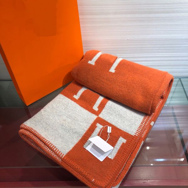 2023 кашемировое дизайнерское одеяло с буквенным принтом, мягкий шерстяной шарф, портативный теплый плед, диван-кровать, шерстяное вязаное одеяло 140-170 см