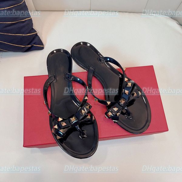 Novo designer de luxo mulheres chinelas de borracha de borracha de borracha de borracha Temperamento Sandal sapato plano preto sexy de alta qualidade lady mans sliders s 2378