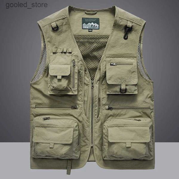 Gilet da uomo Estate Uomo Scarico Gilet tattico Cappotto Casual Gilet da uomo Fotografo Maglia da lavoro Giacca senza maniche Strumenti Gilet tascabile 5XL Q231129