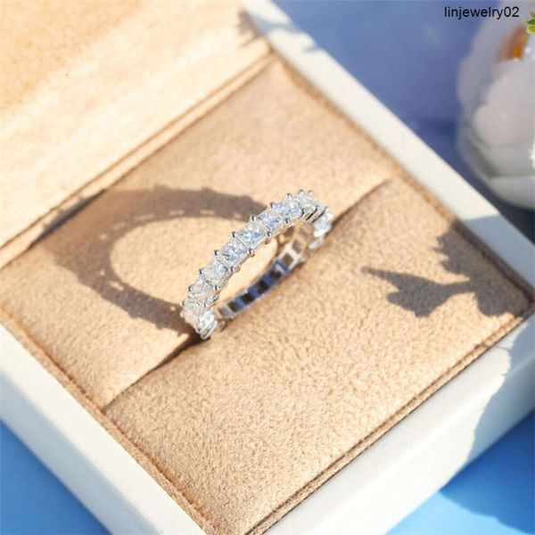 Nova jóias finas clássicas Sier Sier Full Princess Cut White Topaz CZ Diamond Gemtones Eternity Square Party Women Weaking Band Ring