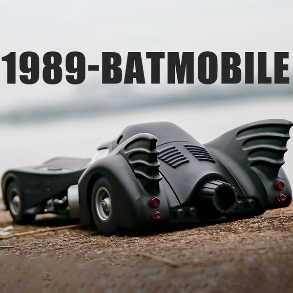 Druckgussmodell 1 24 Batmobil Bat 1989 Legierung Modellauto Spielzeug Druckguss Metallguss Ton und Licht Zurückziehen Spielzeug für Kinder Fahrzeug 231128