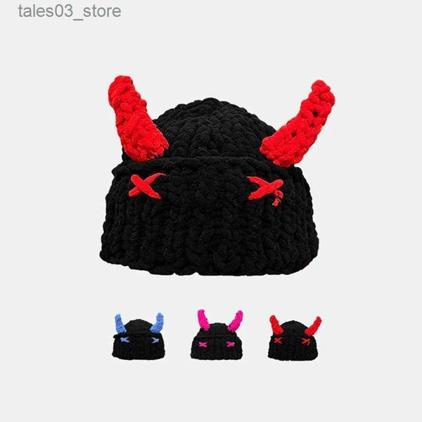 Шапка/кепка Дизайнерские вязаные шапки ручной работы с рогом дьявола для женщин Осень и зима Вогнутый стиль Street Snap Персонализированные мужские шапки Q231130