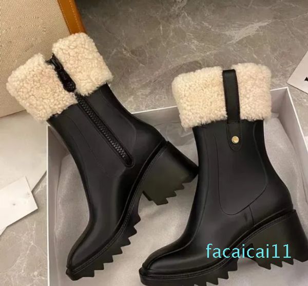 Stivali da donna Betty in PVC Pelliccia smussata Tacchi alti Stivali da pioggia alti fino al ginocchio Impermeabili Welly Suole in gomma Scarpe con plateau Scarpe da pioggia per esterniLusso