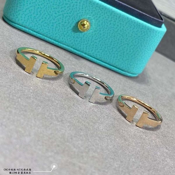 Caixa azul Designer clássico anel TF top Design requintado simples e luxuoso duplo T brilhante temperamento feminino Instagram popular ouro rosa do mesmo estilo
