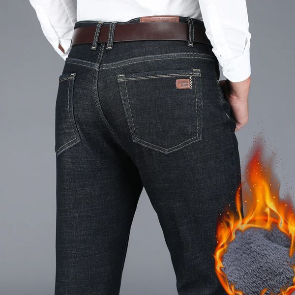 Calças de brim dos homens inverno quente lã térmica negócios moda clássico preto azul denim em linha reta grossa calças de veludo marca 231129