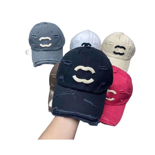 Ball Caps Tasarımcı Kapağı Retro Eski Yırtık Tepeli Kapak Vahşi Yumuşak Üstü Unisex Açık Kişilik Ayarlanabilir Hip-Hop Solidletter Şapka Ördek Dil Şapkası Kırık Kovboy