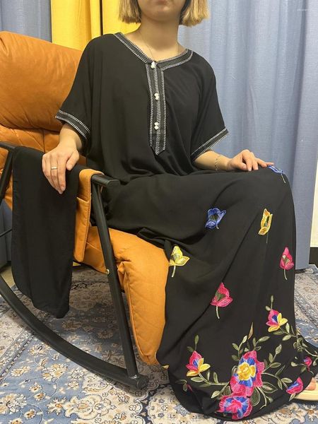 Ethnische Kleidung Abayas für Frauen Dubai 2023 Muslimische Baumwolle Reiner V-Ausschnitt Sticken Afrikanische Kleider Lose Neuheit Robe Femme Musulmane Mit