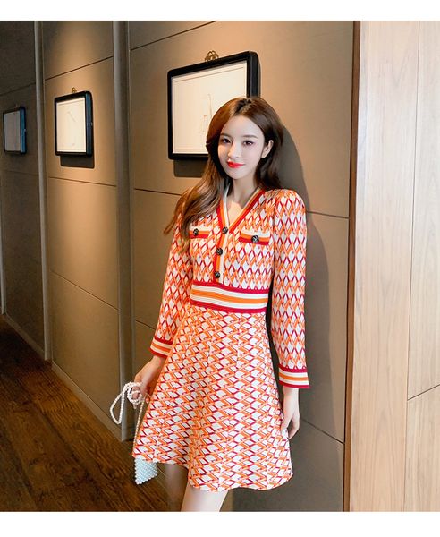 Vestidos casuais 2023 Vestido de suéter de malha novo Mulheres Butrinho Up Moda Coreana V Pescoço Vintage Plaid Orange Mini Dress Robe Femme vestidos