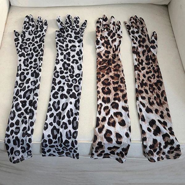 Cinco dedos luvas 47cm moda personalidade leopardo impressão verão gelo seda protetor solar ao ar livre ciclismo macio respirável longo mulheres 231130