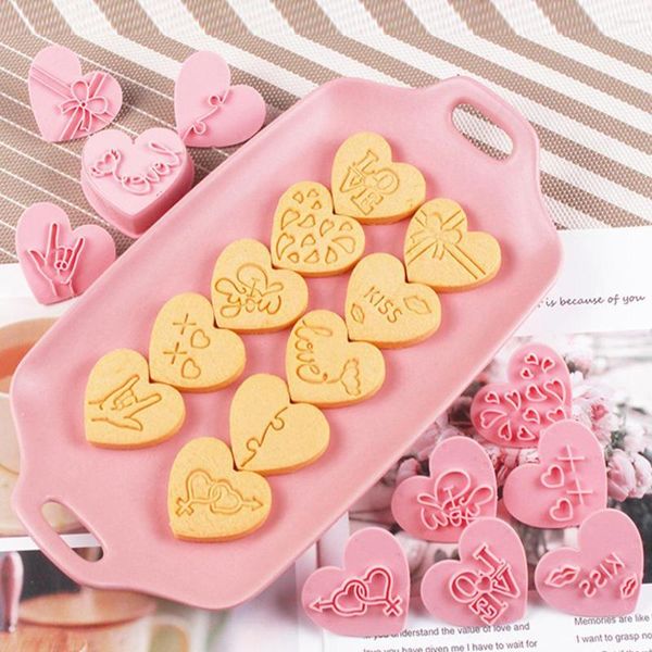 Stampi da forno 10pcs Lettera d'amore Biscotto Fondant Embosser Timbro Stampo Formine per biscotti a forma di cuore San Valentino Festa di nozze Decorazione torta