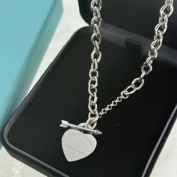 Designer Heart-Shaped Arrow Chain Pendant silver heart necklace and Bracelet Set - Perfect Holiday Souvenir Gift for Men and Women with Gift Packaging