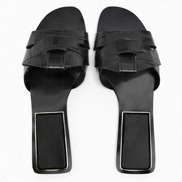 Slippers Women Black Slippers Summer Flats Sandals Casual ao ar livre Feminino sexy praia Sapatos Sapatos de ouro plus size 230406