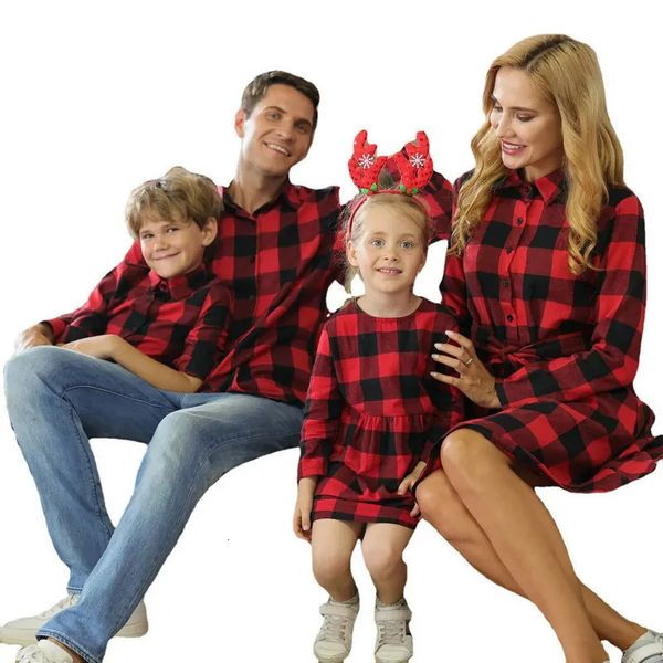 Roupas combinando para a família Ano Natal Roupas combinando para a família Xadrez Mãe Filha Vestido Pai Filho Moletom Mãe Bebê Mamãe e Eu Look Roupas 231129