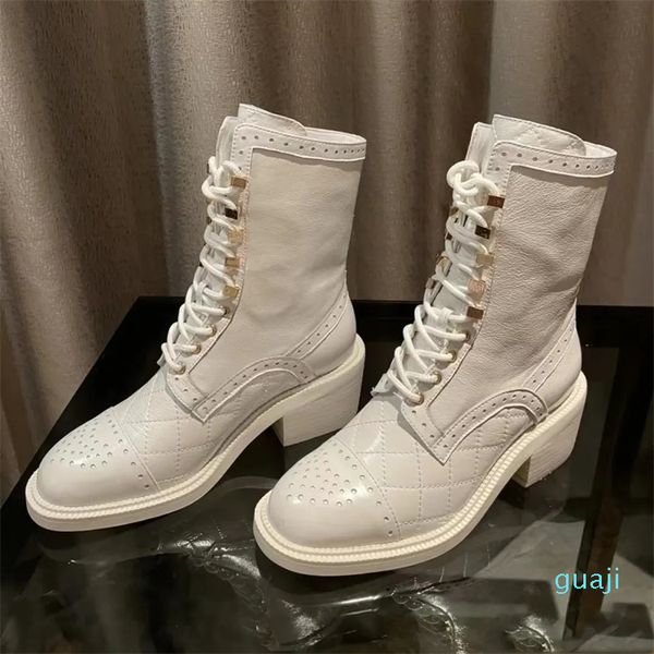 Stivali firmati Stivali in pelle Scarpe da donna Piattaforma Suola sottile Comoda e traspirante Pelle laccata Bianca Stivali moda invernali da donna