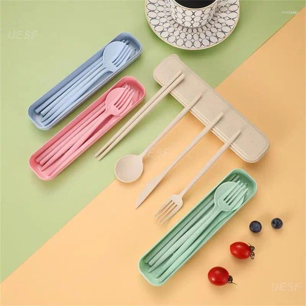 Set di stoviglie 8 colori Elementi essenziali per il viaggio Materiale di protezione ambientale Scatola per posate in paglia Portatili per esterni Ingranaggio Fibra di grano Luce