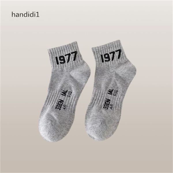 Großhandel Sportsocken Paarsocken Designersocken Personalisiertes Design Lehrerschulstil Farbige Socken Fünf-Paar-Set i10