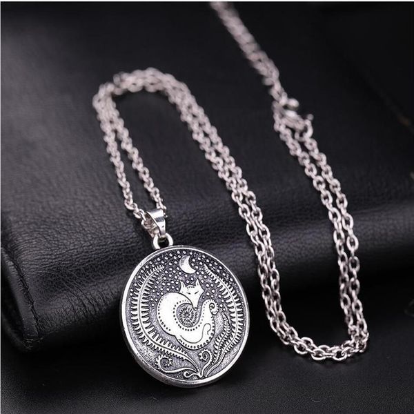 GX010 Schlafender Fuchs im Reisig Anhänger Kette Wikinger Vintage Talisman Antik Silber Charms Schmuck DIY Handmade215R