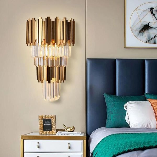 Lampada da parete moderna LED Cristallo di alta qualità per camera da letto Soggiorno Decorazioni per la casa Illuminazione per interni Oro cromato Lustro inossidabile