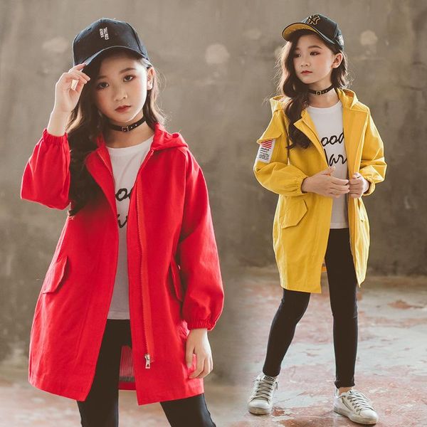 Cappotto 2023 Autunno Stile Stile coreano Vento da ragazza per bambini Di media lunghezza Big Boy con cappuccio Trench Moda Primavera e autunno