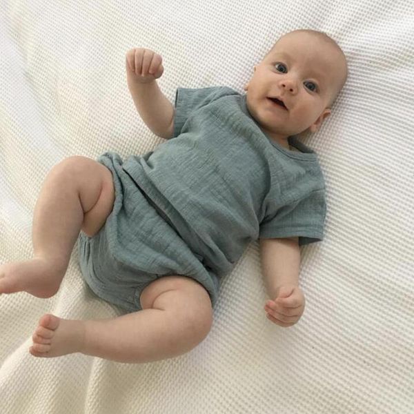 Giyim setleri 2023 erkek bebek kısa kol üst şortları keten serin yaz doğumlu çocuklar için kıyafet tulumları çocuklar için