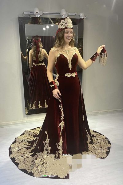 Vestidos sexy sem mangas compridas para a noite vestidos de festa de celebridades de veludo bordas com trem de renda de ouro destacável Apliques de renda de renda arabai dubai abaya