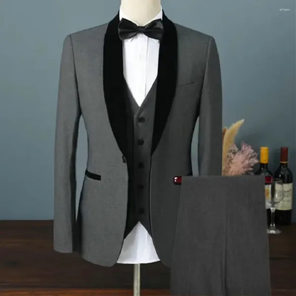 Erkekler Takım Eşit Pantolon Pantolon Tasarımları 2023 Kadife Şal Lapel Gri 3 Parça Takım Groomsmen Damat Smokin Erkekler Düğün Partisi Blazer