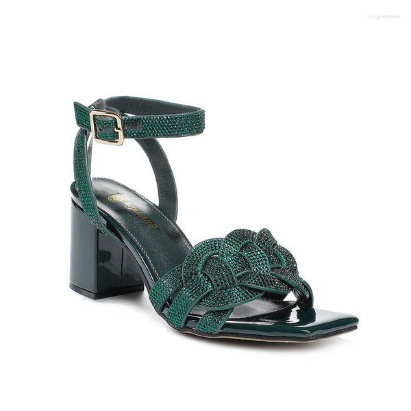 Sandálias vermelhas casuais saltos altos sapatos de pano feminino designer de festas feminino shinestone couro verde top slipper de verão 2023