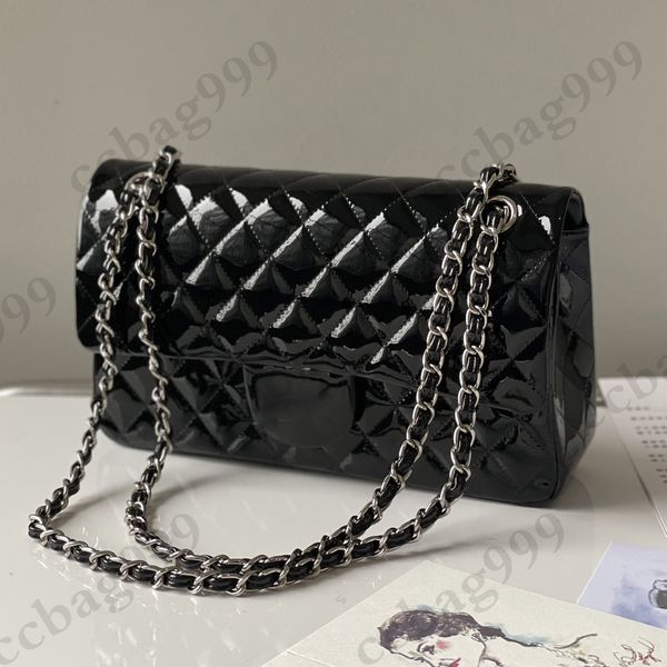 Borse trapuntate con patta in vernice lucida di design Borse da donna classiche con bagliore medio Borsa a tracolla con catena metallizzata argento vintage con custodia Portamonete 25 cm