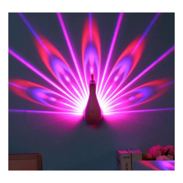 Luci notturne Pavone Proiettore di luce a led Ricarica USB Telecomando Colore Decorazione camera da letto Modello Lampada da comodino Drop Delivery Lig Dhp5Q