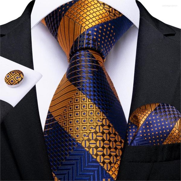 BOW Ties Fashion Lotsed Tie for Men Gold Blue Silk Wedding Hanky ​​Gifflink Gift Set Dibangy Novely Design Party MJ-7329