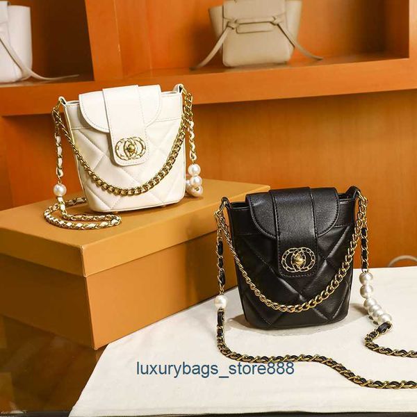 I negozi vendono borse firmate online a prezzi bassi Borsa monospalla da donna con secchiello piccolo Msenger 2023 New Rhombus Chain Pearl Fashion Handbag