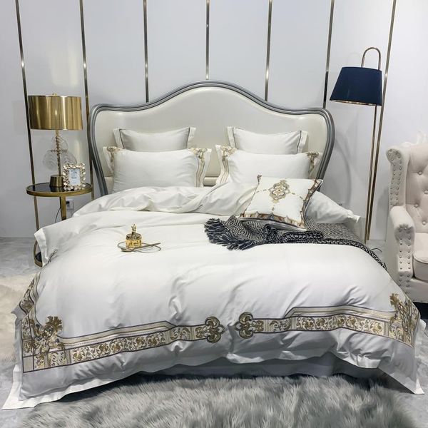 Bedding Define Luxury White/Red European Europeu Bordado de cetim Egito covers de algodão egípcio Cama de cama de lençóis equipados com folhas de cama de cama de cama