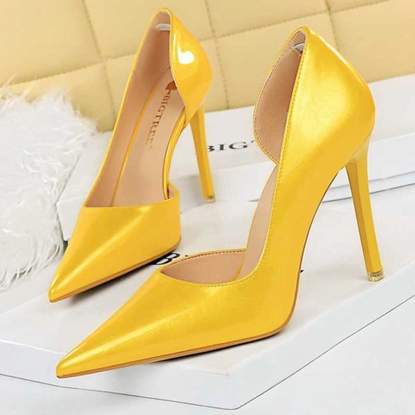 Sapatos de vestido sapatos novos patentes de couro feminino bombeia amarelo salto alto sapatos de casamento de moda estiletto salto 11 cm sapatos de festa sexy feminino g230130