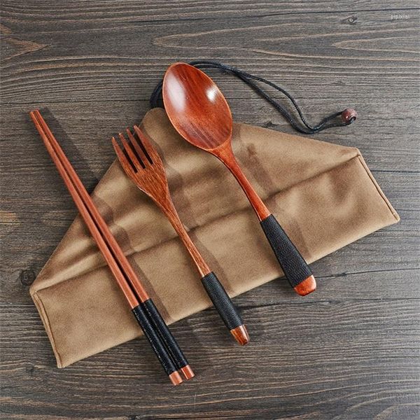 Set di stoviglie Stoviglie in legno retrò portatili Set da 3 pezzi Eco Friendly Viaggi Picnic Posate Borsa di stoffa Bacchette Forchetta Cucchiaio Utensili da cucina