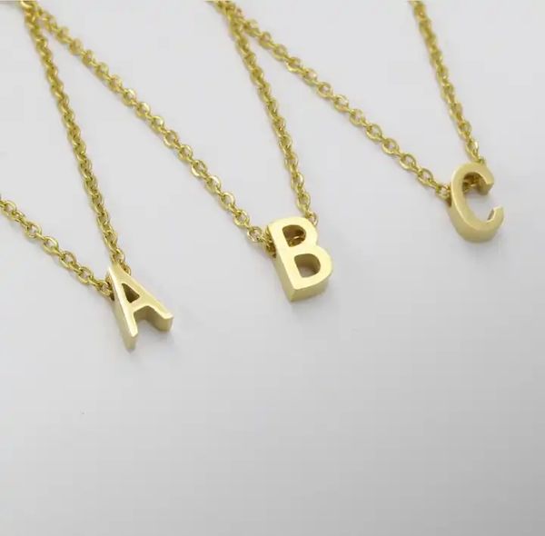 Collana pendente con alfabeto in acciaio inossidabile color oro argento Collane con lettera inglese iniziale per gioielli di moda da donna Prezzo di fabbrica all'ingrosso
