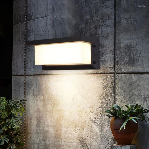 Lampada da parete Nordic moderna LED IP65 Corpo in alluminio impermeabile e paralume in acrilico Decorazione per recinzione cortile interno giardino domestico