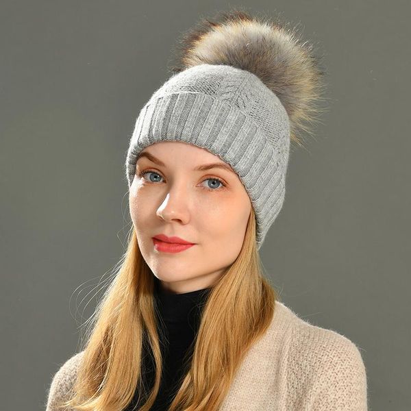 Berretti Beanie/Skull Caps Winter Real Raccoon Fur Pom Hat Donna Ladies Berretto lavorato a maglia di lana con grande soffice pompon Cashmere Angora Beanie