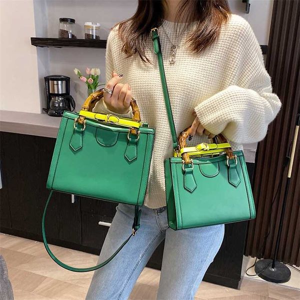 2023 BASS BASS CLARESCE SCHEDI Top Brand Shole S for Women Bamboo Handbag Luxury Hand Designer Pulses Crossbody New Tote Bag Satchel carina