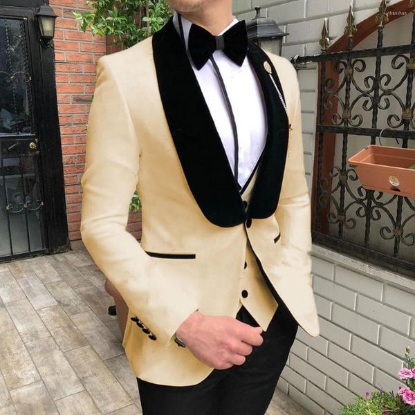 Abiti da uomo giallo con risvolto nero per uomo Custom Made Terno Slim Groom 3 pezzi Wedding Mens Suit Masculino (giacca pantalone gilet)