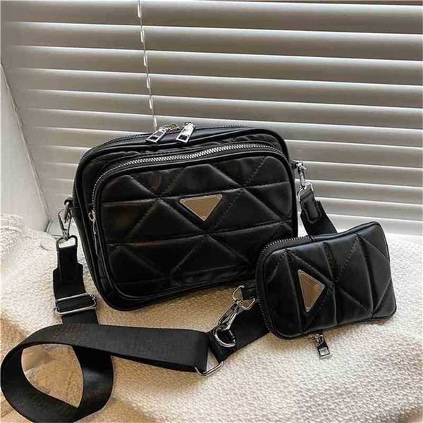 2023 Sacos Saltos de folga Bolsa nova bolsa feminina de lazer Strava de ombro largo Mensageiro Sling One Backpack Flip Texture Rhombic Lattice Burse